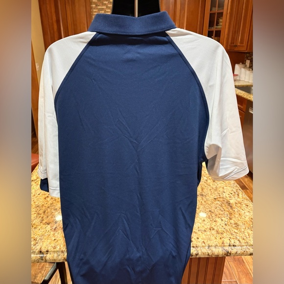 New York Yankees MLB polo. Sharp Blue Polo‎ Shirt with White Accents and logo - Picture 7 of 7